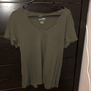 SOLD Universal Thread Tee